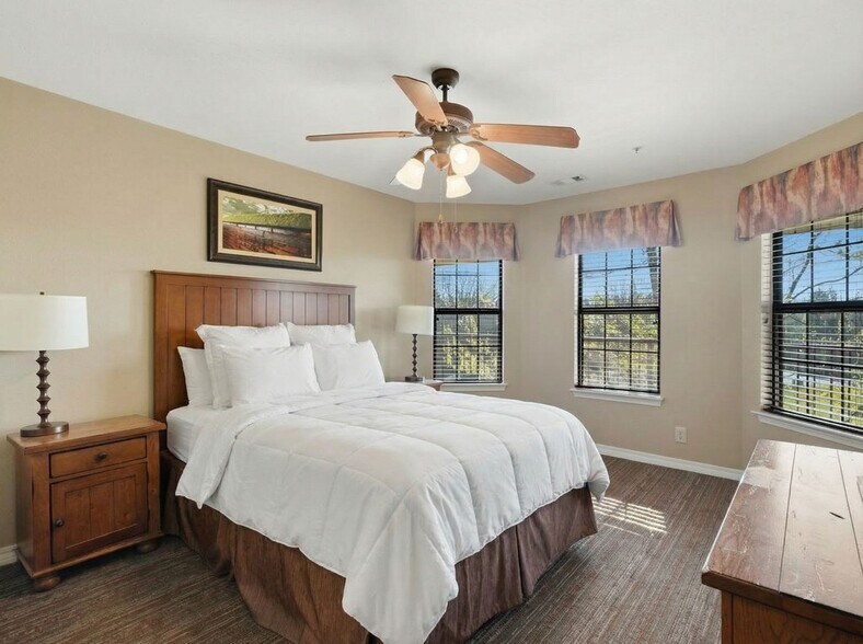 Building Photo - Apple Mountain