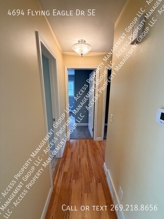 Building Photo - 4694 Flying Eagle Dr SE