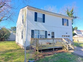Building Photo - 313 S Curry St