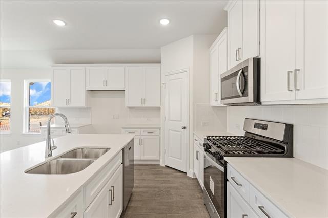 Building Photo - 608 Amenduni Ln