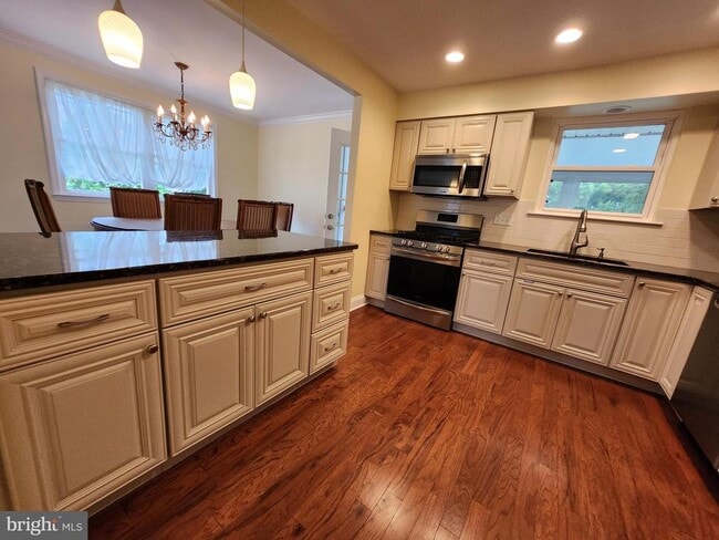 Building Photo - 2622 Boxwood Dr