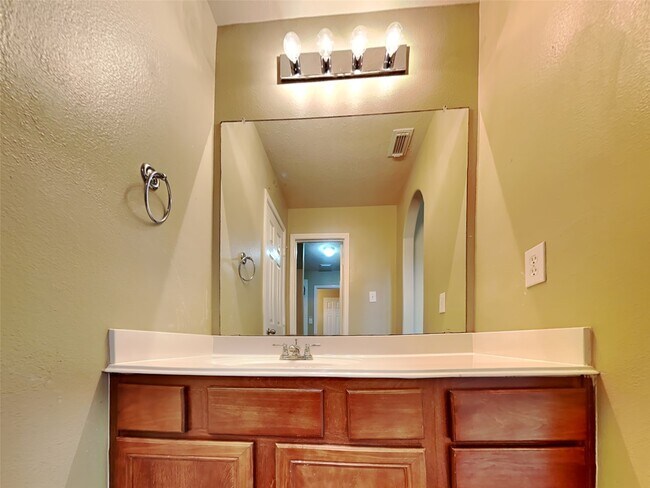 Building Photo - 19002 Bressingham Dr