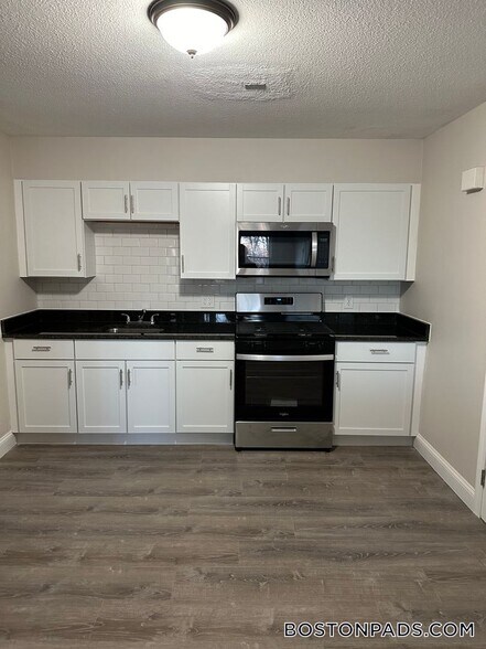 Building Photo - 18 Waugh St