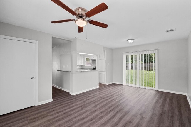 Building Photo - Beautiful 4 Bedroom, 2 Bath Home in Texas ...