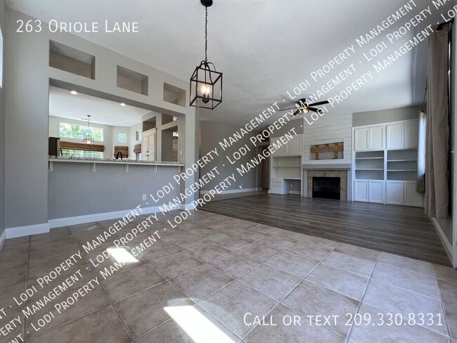 Building Photo - 263 Oriole Ln