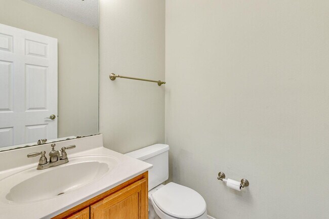 Building Photo - 917 Claeven Cir