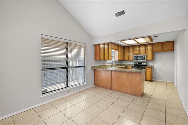 Building Photo - 5204 Yucca Dr