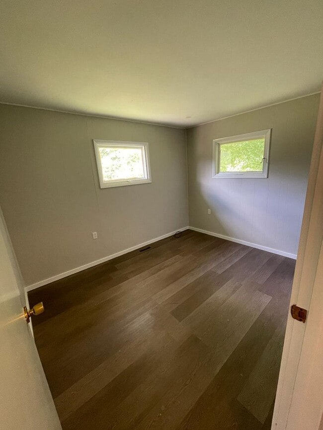 Building Photo - Beautiful, Private, Exceptional!! 1 bed/1ba Great location! UTILITIES INCLUDED!!