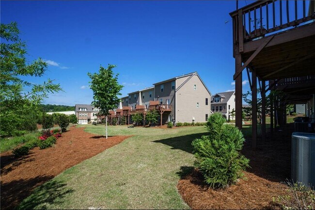 Building Photo - 1595 Ridgebrook Downs