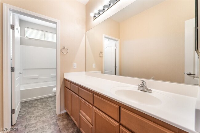 Building Photo - 10625 Mt Jefferson Ave