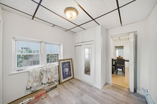 Building Photo - 222 47th St