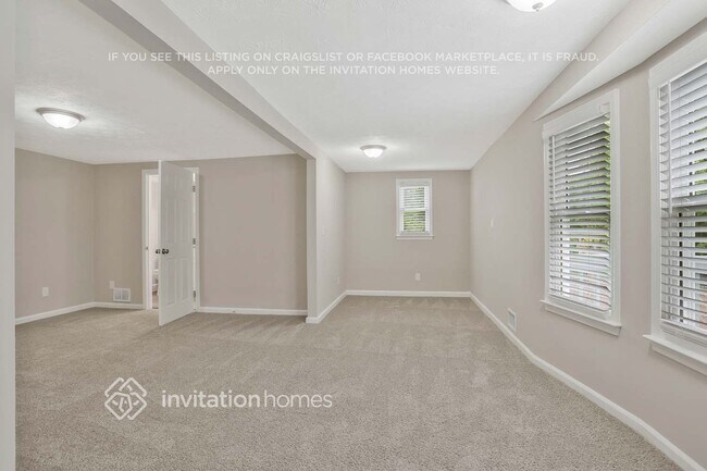 Building Photo - 692 Barnes Dr