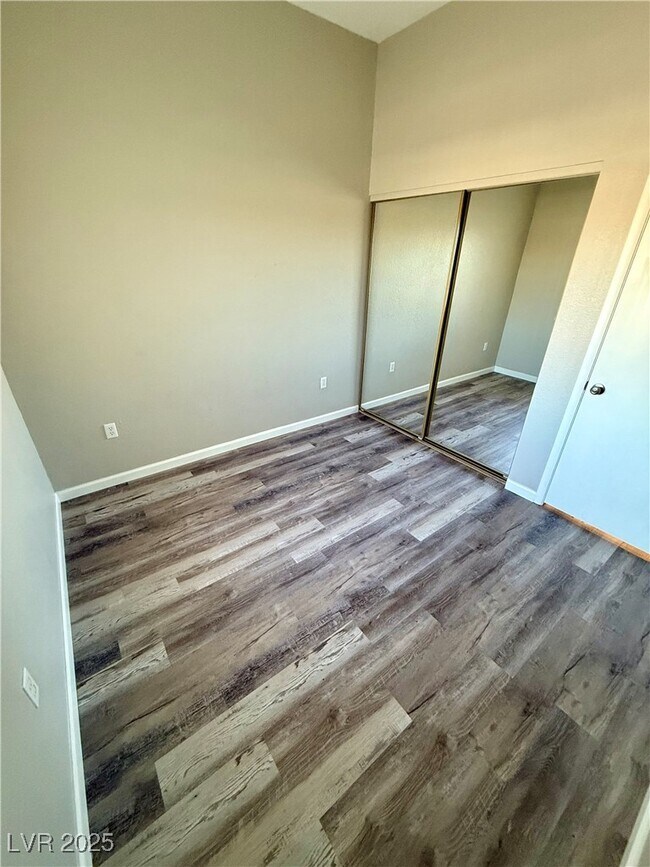 Building Photo - 10245 S Maryland Pkwy