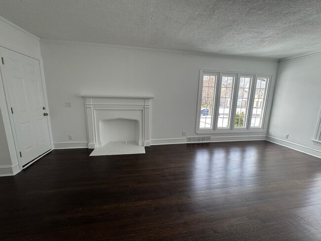 Building Photo - 3627 Lindholm Rd