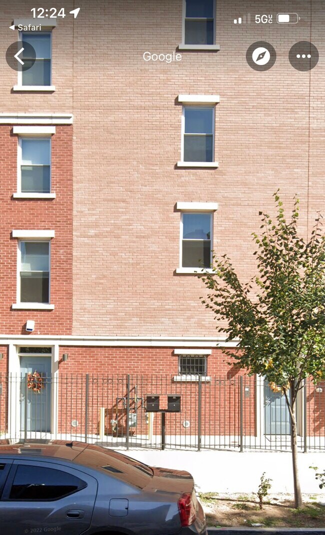 Primary Photo - 399 Throop Ave