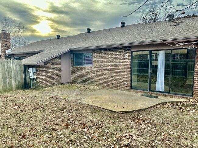 Building Photo - 3507 W Beechwood Dr