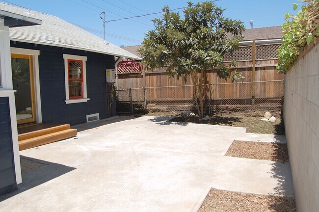 Building Photo - FIGUEROA