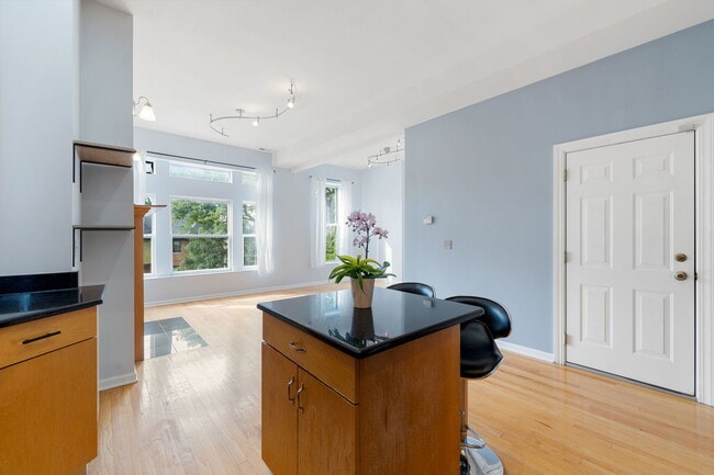 Building Photo - 2744 W Haddon Ave