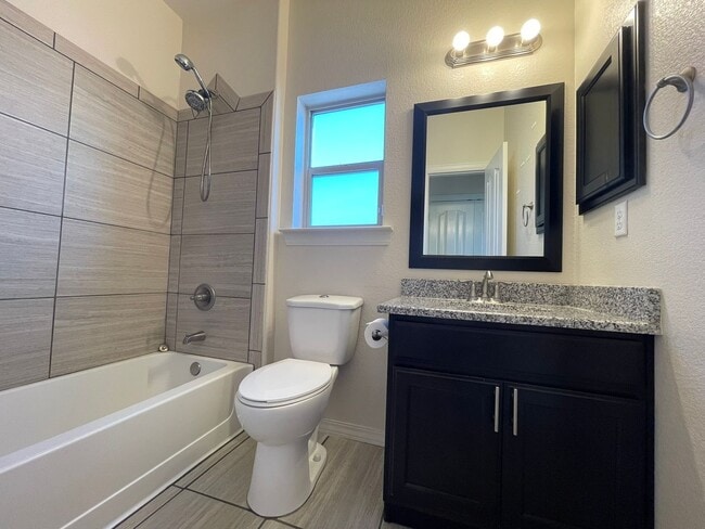 Building Photo - Charming and Stylish Home in Horizon City