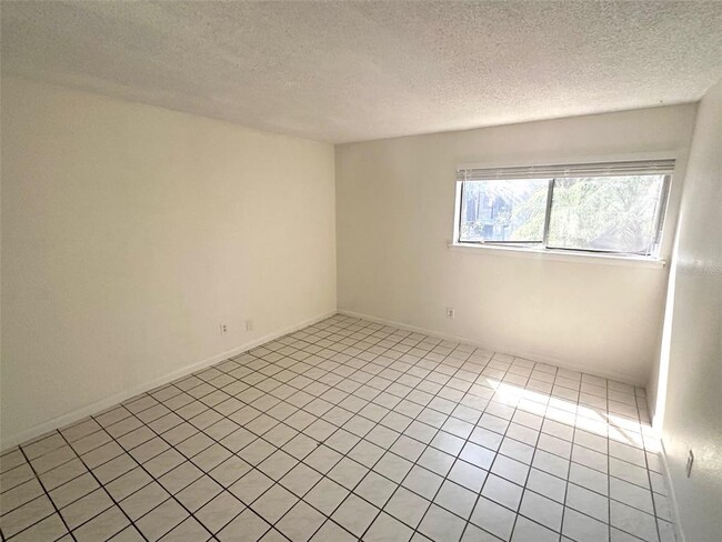 Building Photo - 6342 Newtown Cir