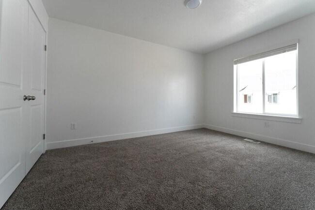 Building Photo - 1246 W 1820 S