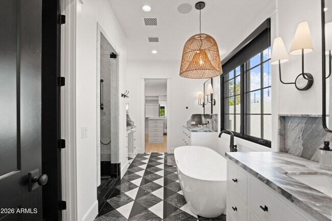 Building Photo - 5309 N 33rd St