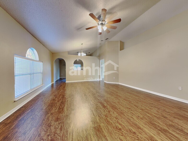 Building Photo - 5920 Rotella Dr