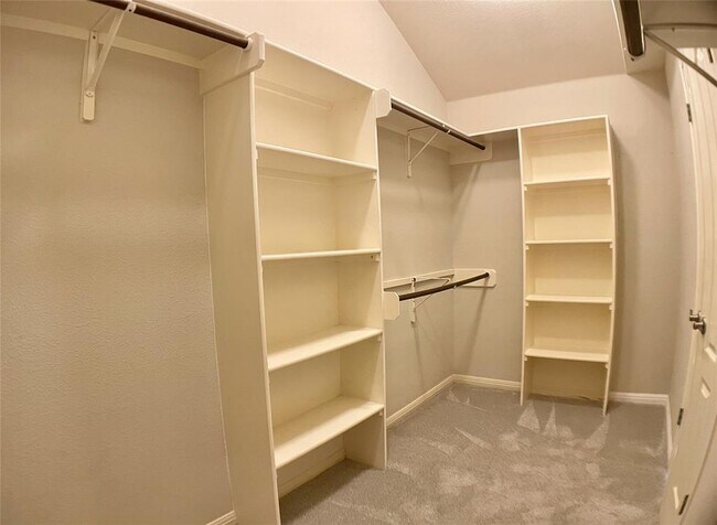 Building Photo - 4409 S Summercrest Loop