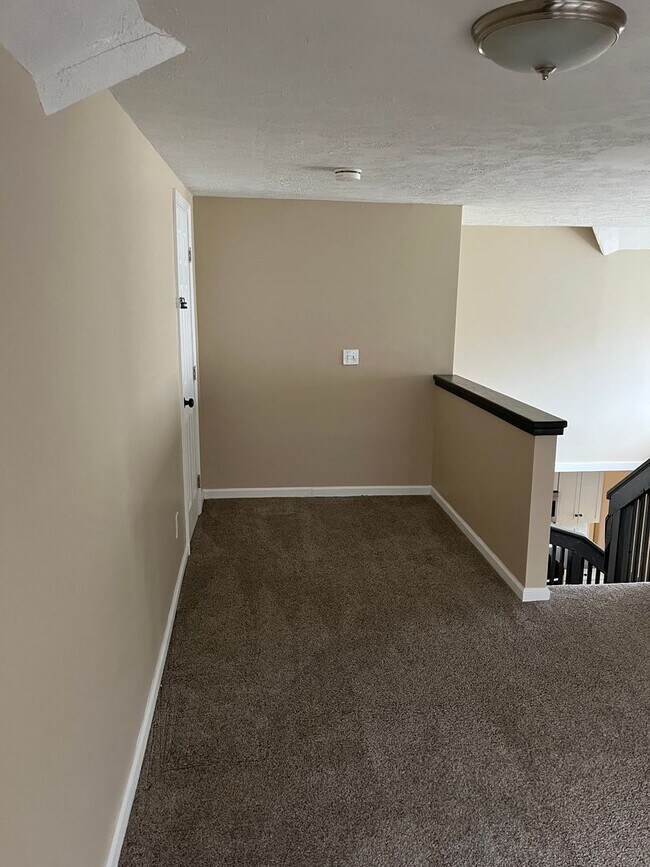 Building Photo - 1006 Lake Ave