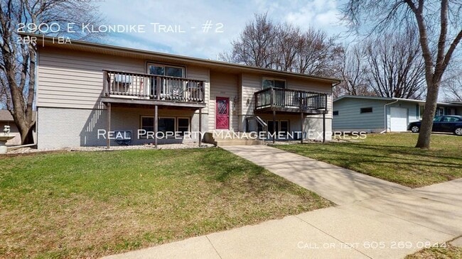 Building Photo - 2900 E Klondike Trail