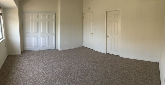 Building Photo - 321 Treasure Island Dr