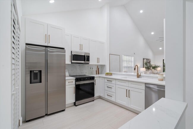 Building Photo - 441 Ashwood Pl