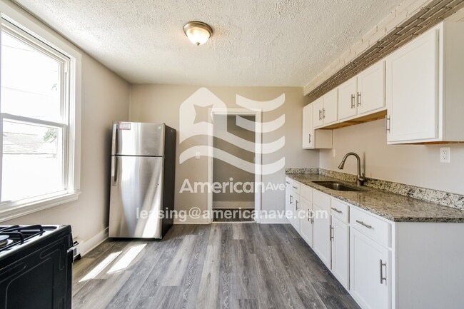 Building Photo - 4575 N 65th St