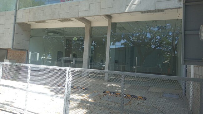 Building Photo - Beach front big duplex. Gustavo Lopez AMSI