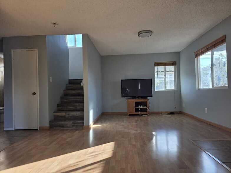 Building Photo - 4126 E 2nd St