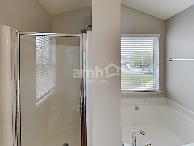 Building Photo - 1020 Ridgefield Circle