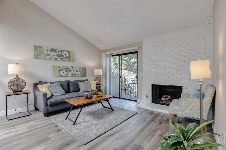 Building Photo - 218 Altura Vista