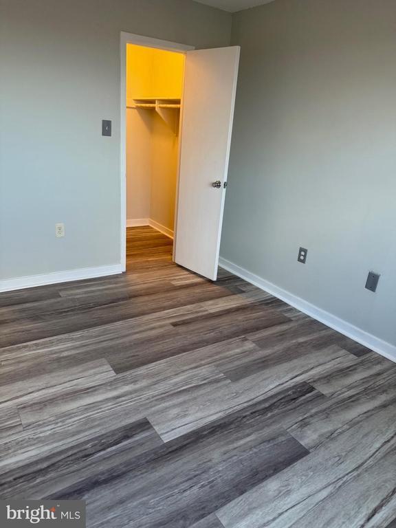 Building Photo - 2500 N Van Dorn St