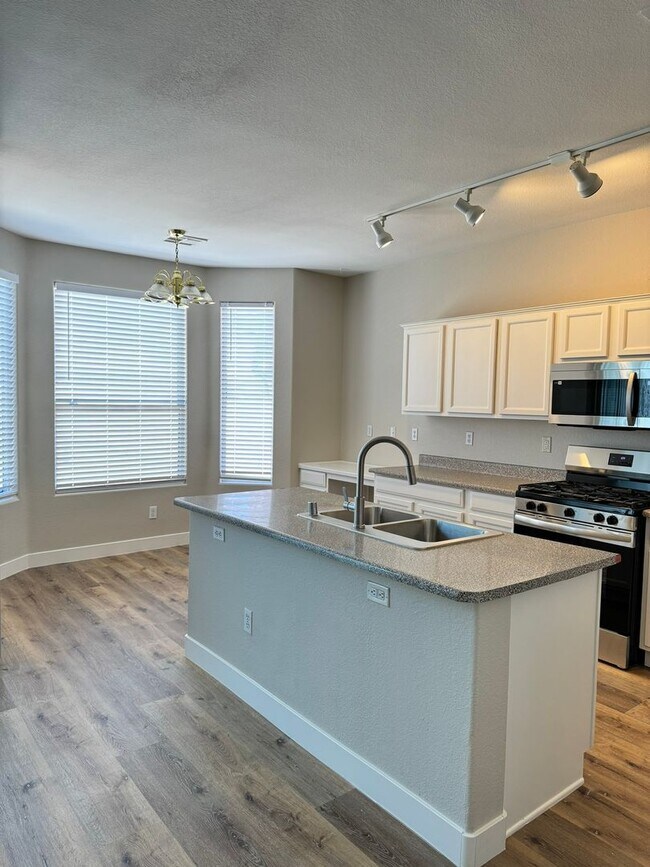Building Photo - 4908 Sparkling Sky Ave