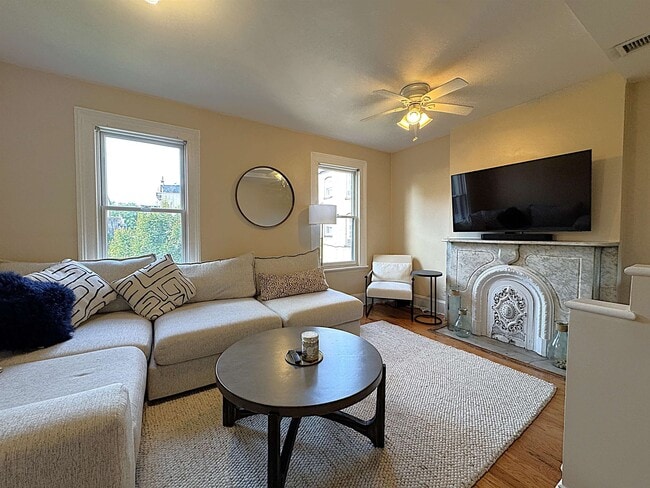 Primary Photo - 255 4th St