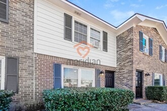 Building Photo - Charming 2-Bedroom Townhome in Prime West Ashley Location