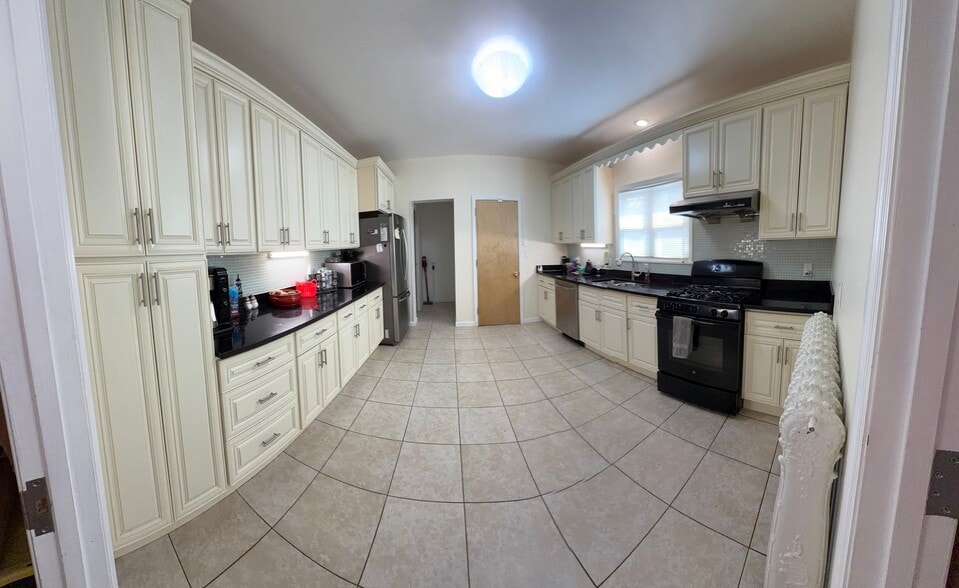 Building Photo - 34 Franklin St