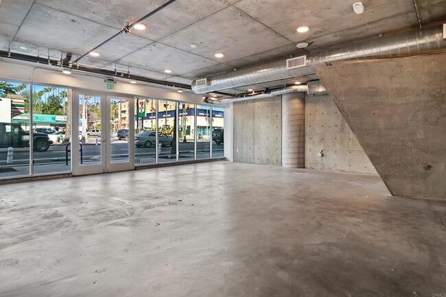 Building Photo - 5750 Hollywood Blvd