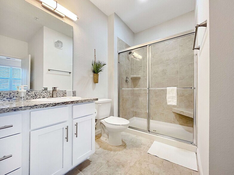 Building Photo - 1222 4th Ave E