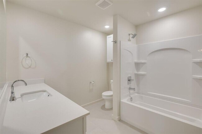 Building Photo - Luxury NEW 3 Bedroom 2.5 Bathroom Townhome...