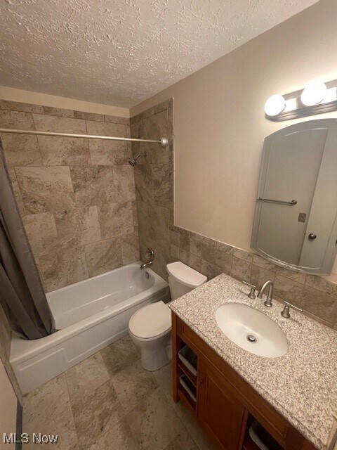 Building Photo - 1860 Mahoning Ave NW