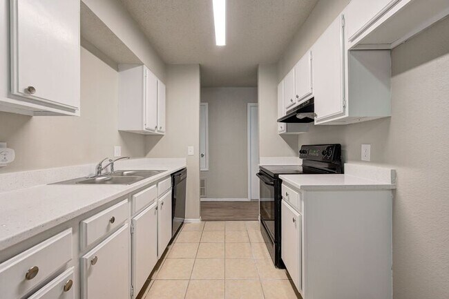 Building Photo - 313 Belmont Dr