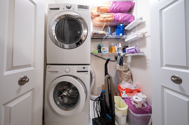 Building Photo - 17326 Lilac Ln SE