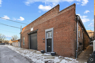 Building Photo - 404 Grindall St
