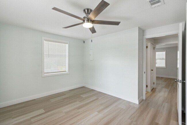 Building Photo - Small Duplex on Amelia Island